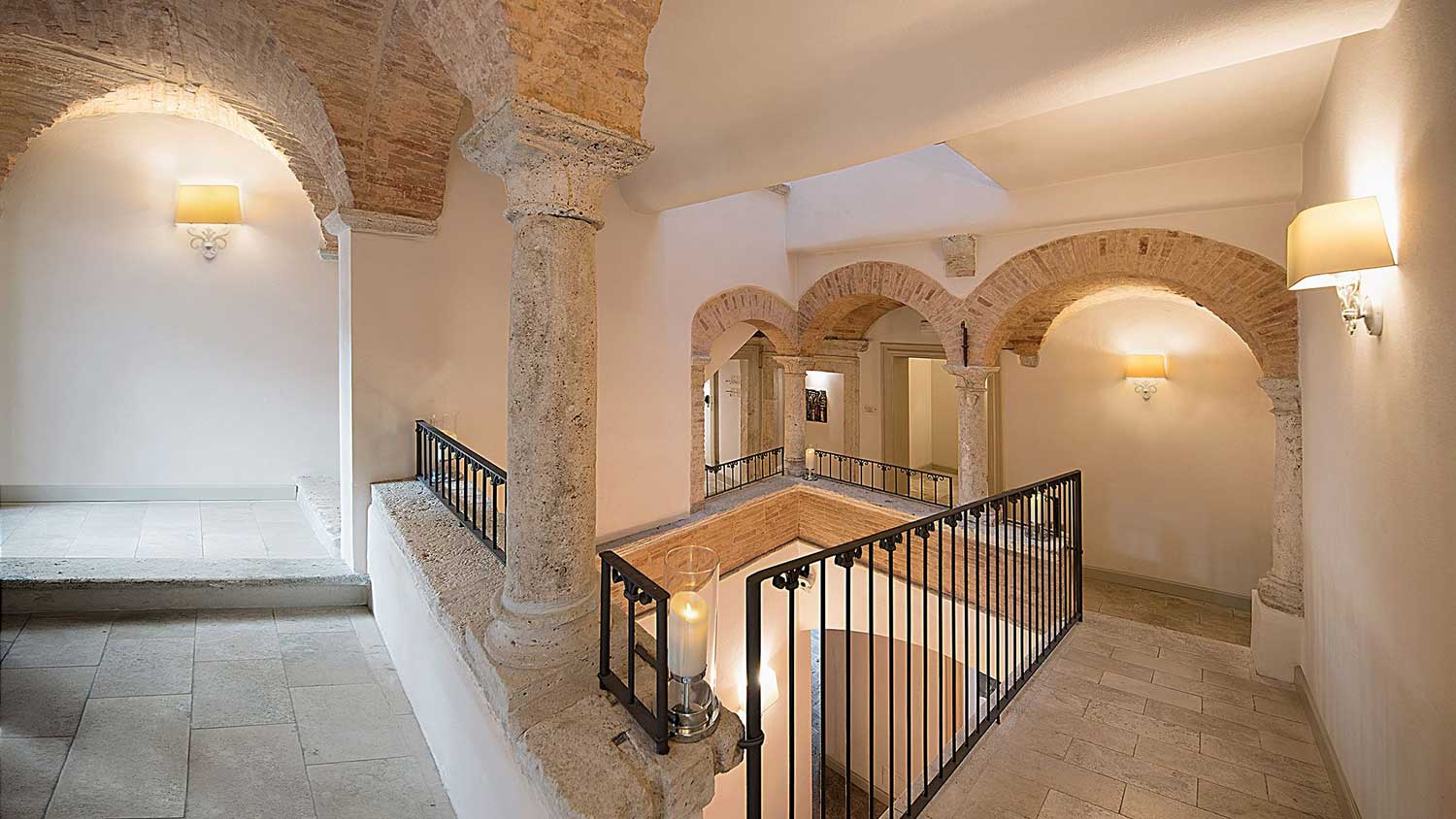 Palazzo dei Mercanti, Dimora storica ad Ascoli Piceno (Marche, Italia)