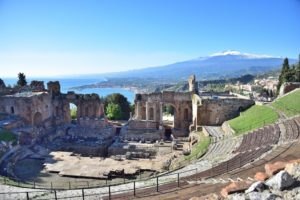 Italia Sicilia Hotels (Taormina - foto da Guy Rey-Bellet, Pixabay)